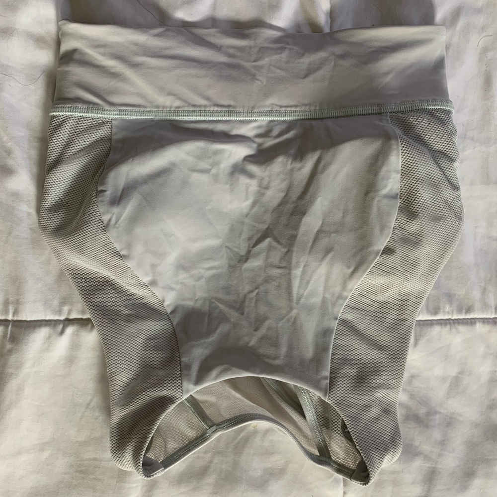 Lululemon long crop bra sz 4 - Picture 1 of 2